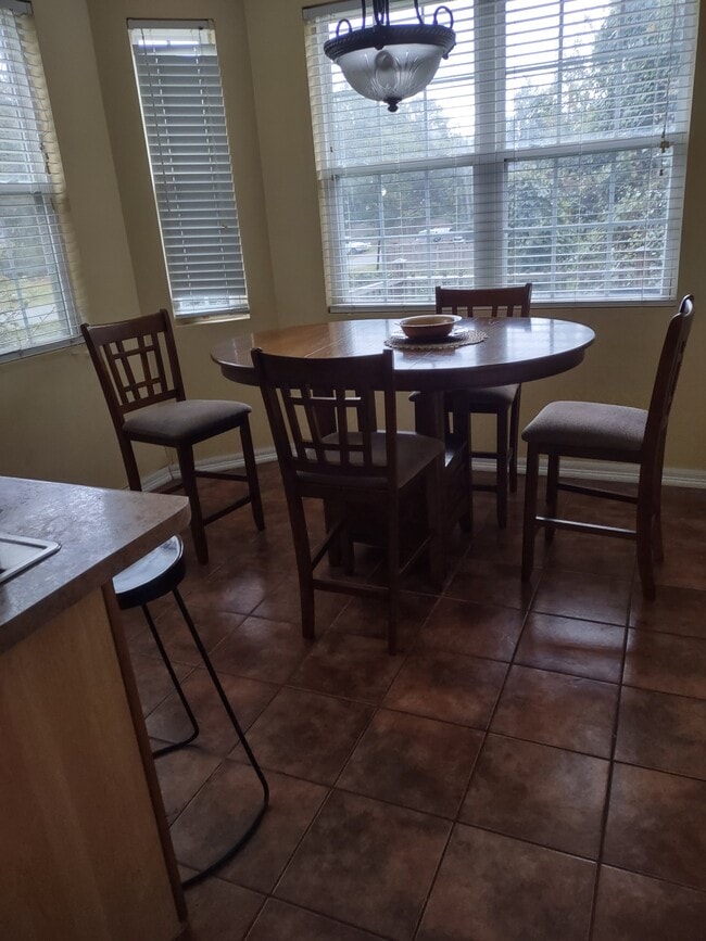 Building Photo - 131 E 5th St