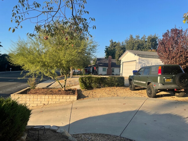 Foto del edificio - 11921 Bryant St