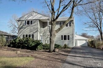 Building Photo - 2110 Swan Ln