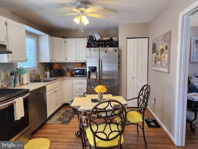 Foto del edificio - 6345 Piney Ridge Dr