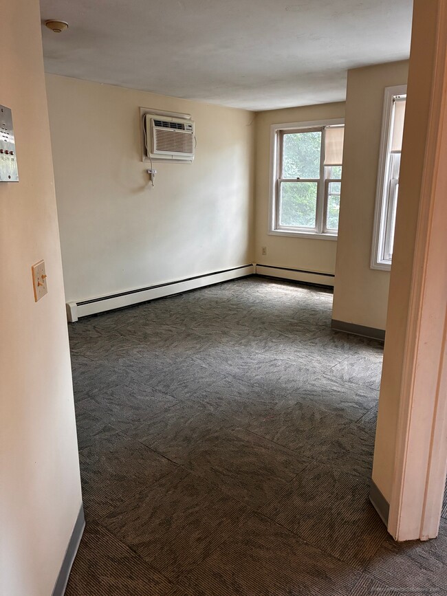 Building Photo - 15 Blossom St