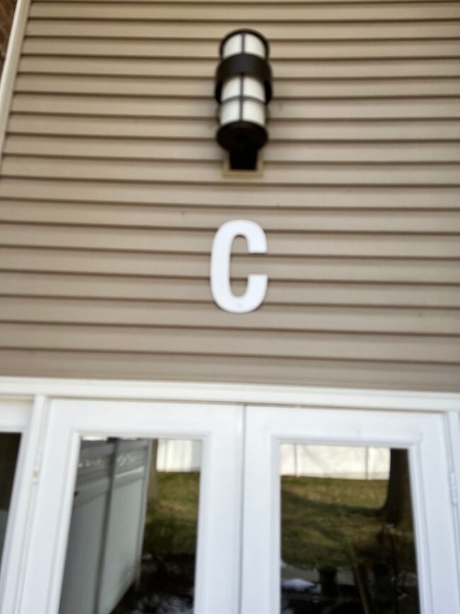 Foto del edificio - Recently updated Berkshire Estates Condo
