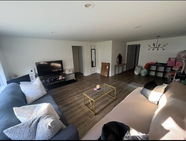 Foto del edificio - 5737 N Elston Ave