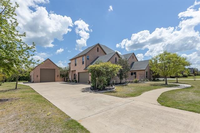 Building Photo - 7655 Fall Creek Dr