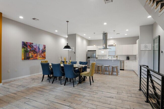 Building Photo - 3737 Bienville Ave