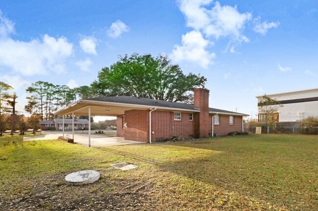 Building Photo - 2703 Langston Dr