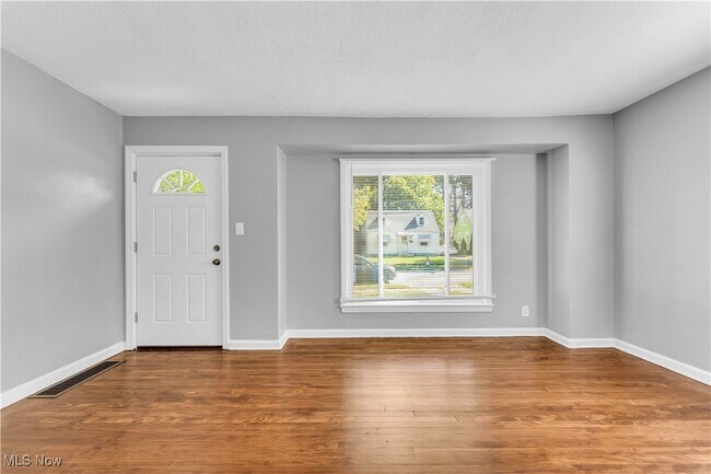 Foto del edificio - 138 Carroll Ave