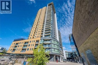 Building Photo - 108 Garment St