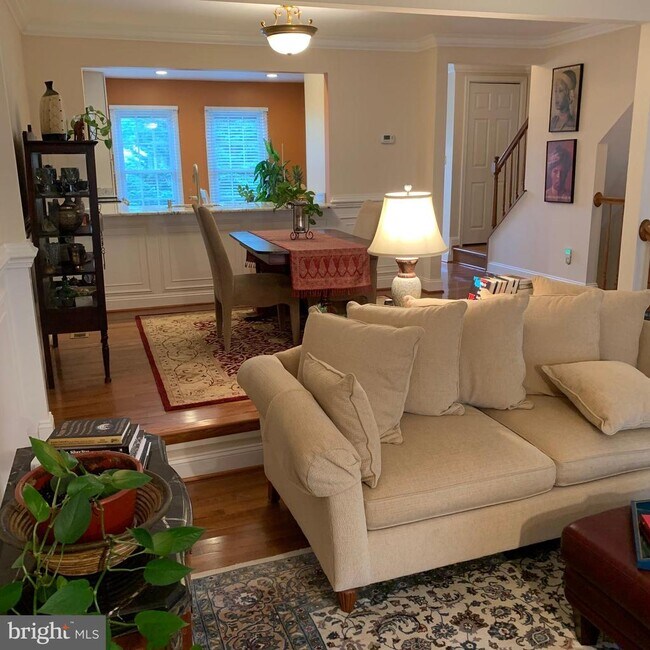 Foto del edificio - 9630 Sutton Green Ct