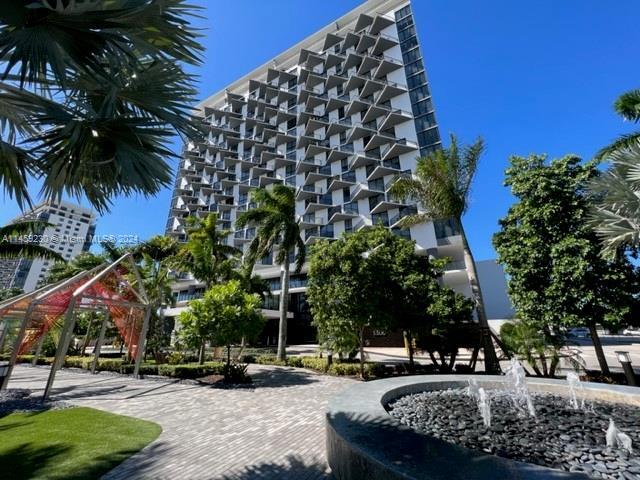 Foto principal - 5300 Paseo Blvd