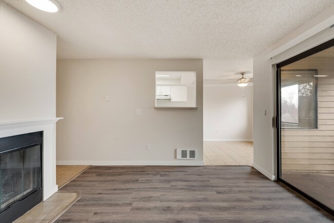 Interior Photo - Avon Park