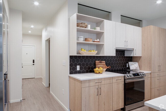 1BR, 1BA - 698SF - The Arboretum Apartments