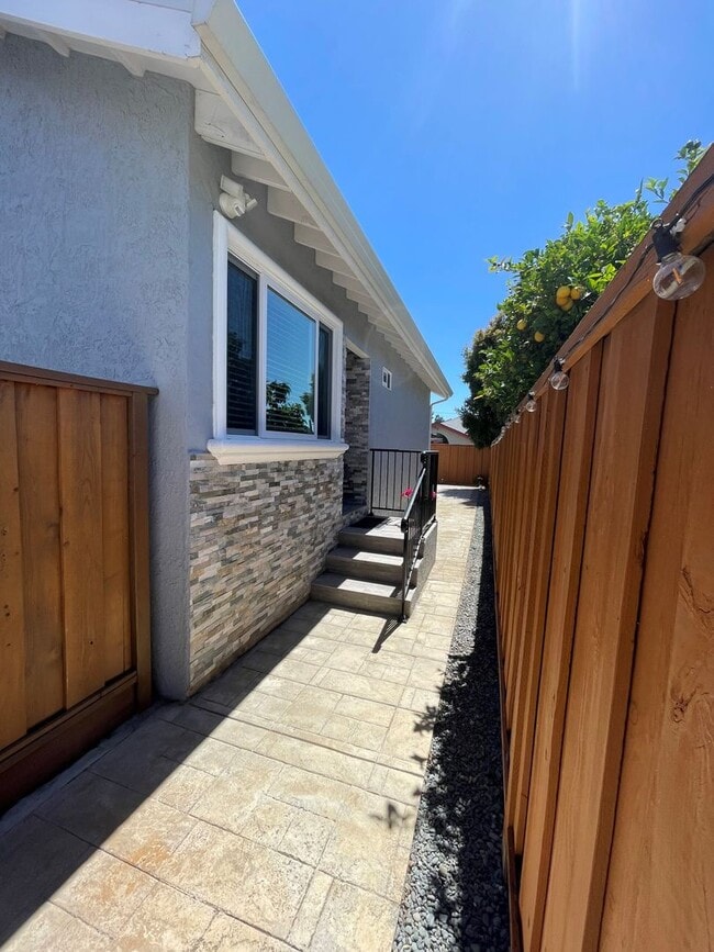 Nor Cal Realty, Inc - 1 bedroom 1 bath house - Nor Cal Realty, Inc - 1 bedroom 1 bath house