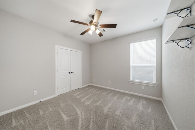 Building Photo - 10009 Granary Dr