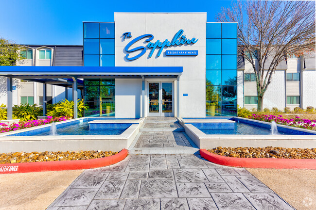 Sapphire Entrance - Sapphire Resort Apartments