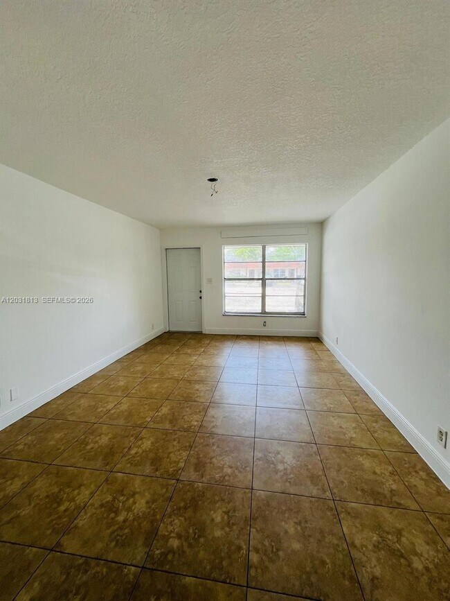 Foto del edificio - 7701 SW 10th Ct
