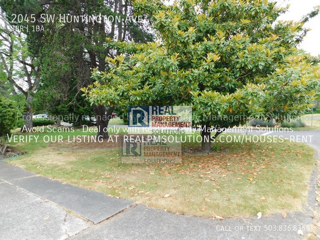 Building Photo - 2045 SW Huntington Ave