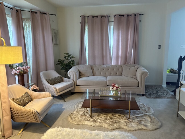 Foto del edificio - 8 Butterfly Ln