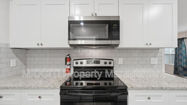 Building Photo - 224 Mar Hill St