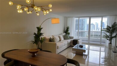 Building Photo - 1717 N Bayshore Dr