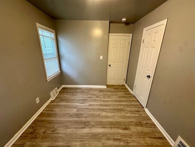 Foto del edificio - Nicely Updated 3 Bedroom 1 Bath Welcome Se...
