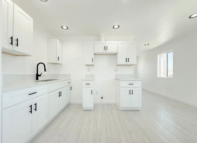 Photo - 518 N Wilmington Ave House