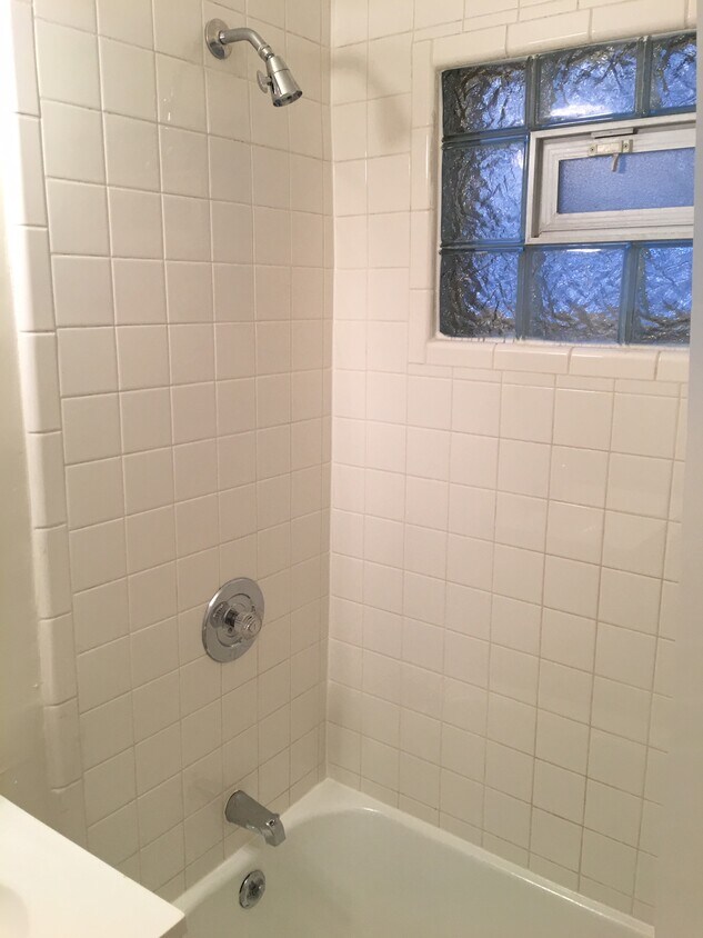 Foto principal - 512 -524 E Henry Clay St