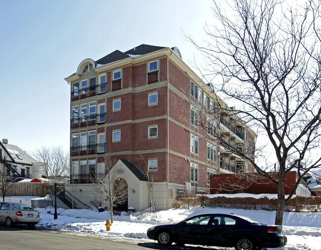 Foto principal - 920 E 17th Ave