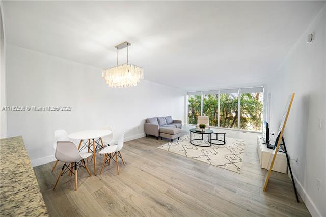 Foto del edificio - 10275 Collins Ave