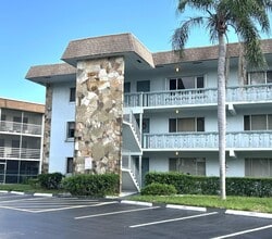 Building Photo - 2000 Springdale Blvd