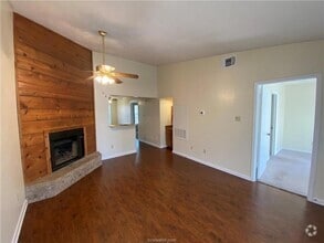 Building Photo - 1900 Woodsman Dr