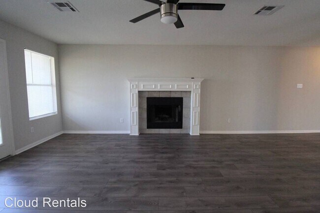 Foto del edificio - 3 br, 2 bath House - 2401 Napier Dr