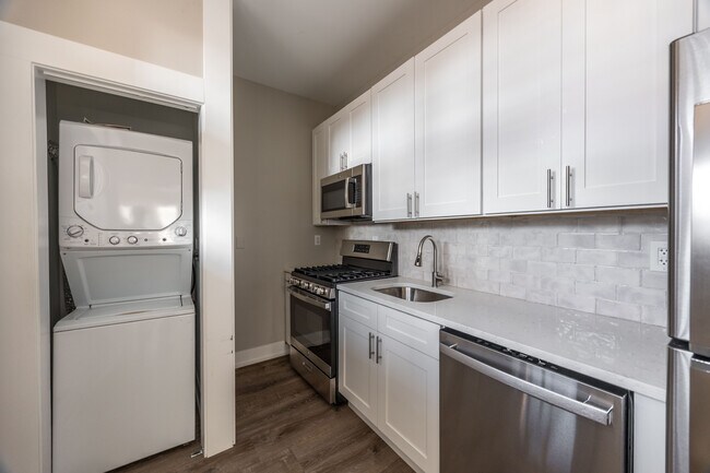 Foto del edificio - 6513 N Newgard Ave