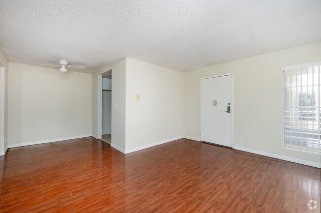 1BD, 1BA - 625SF - Living Room - Irolostar Apartments