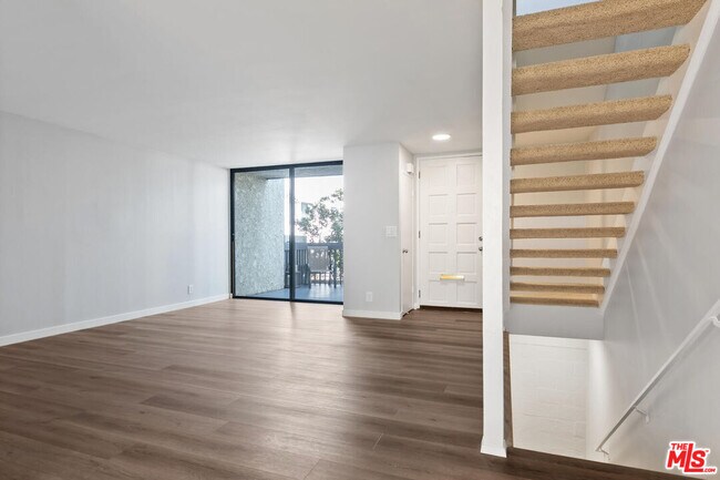 Foto del edificio - 29239 Heathercliff Rd