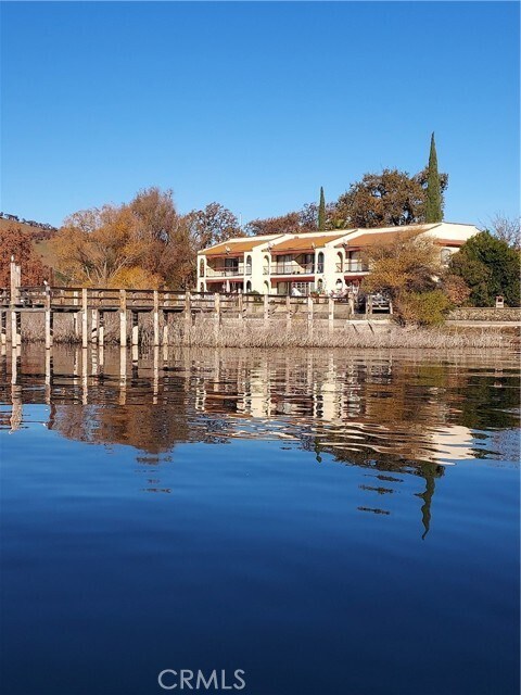 Building Photo - 14083 Lakeshore Dr