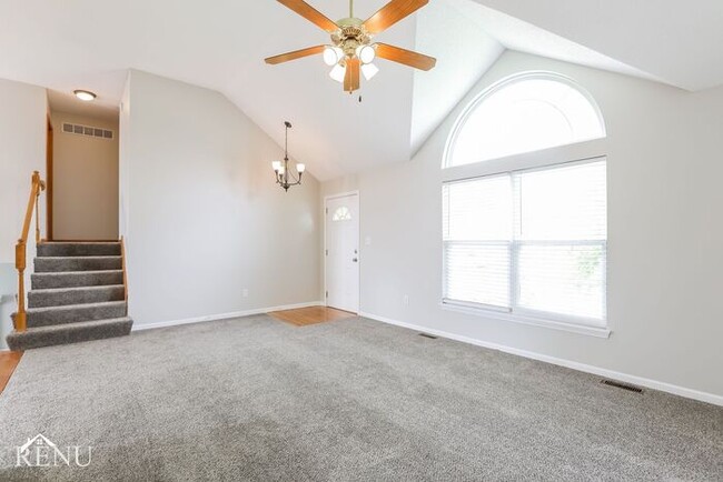 Building Photo - 601 SW Westview Dr