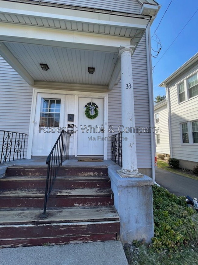 Building Photo - 33 Outlook Ave