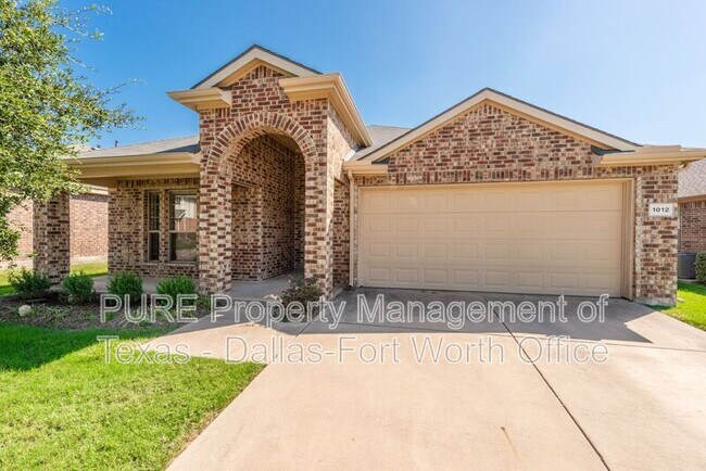 Building Photo - 1012 Lake Hollow Dr