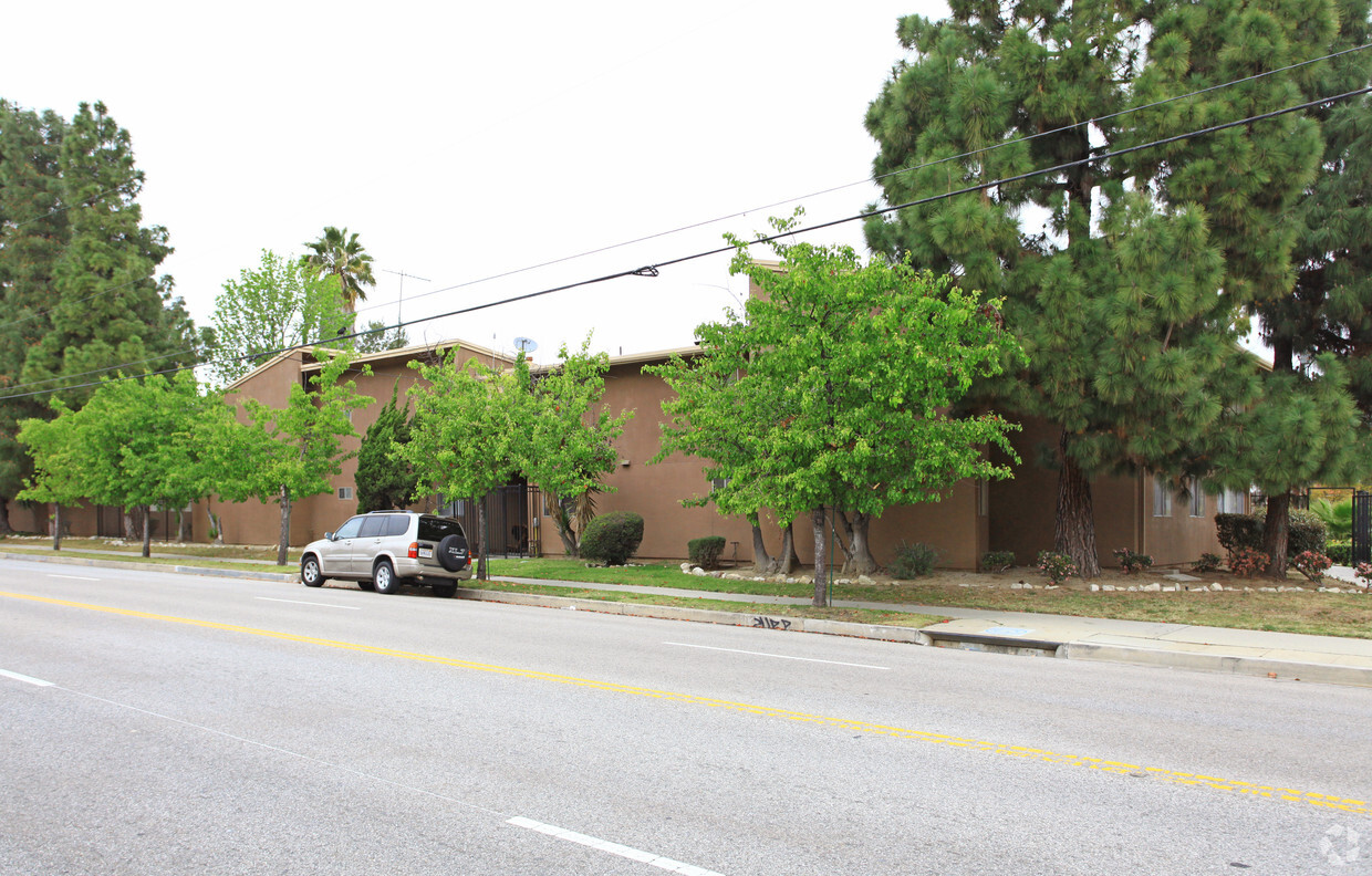 Building Photo - Anaheim Garden Apartments