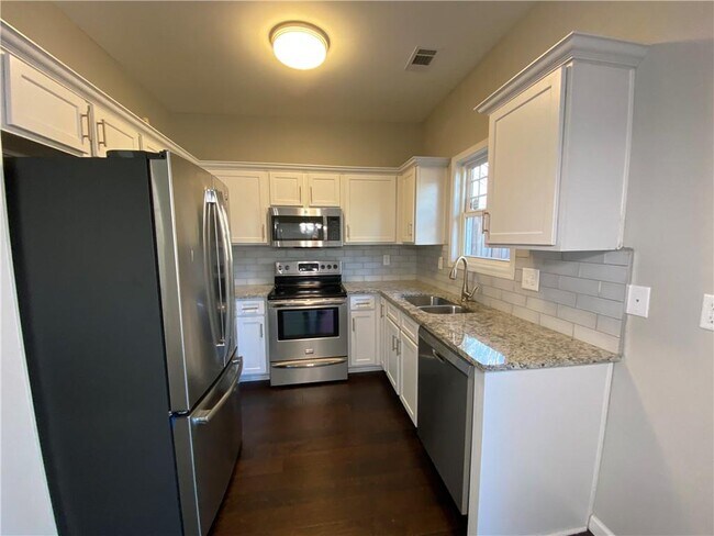 Foto del edificio - 1733 Brookside Lay Cir
