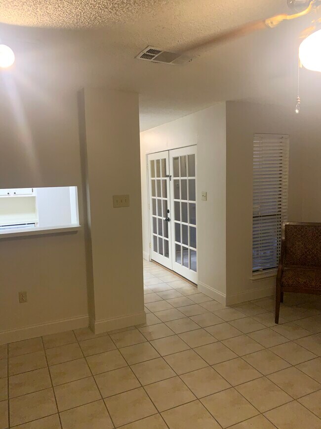 Foto del edificio - 5233 Butter Creek Ln