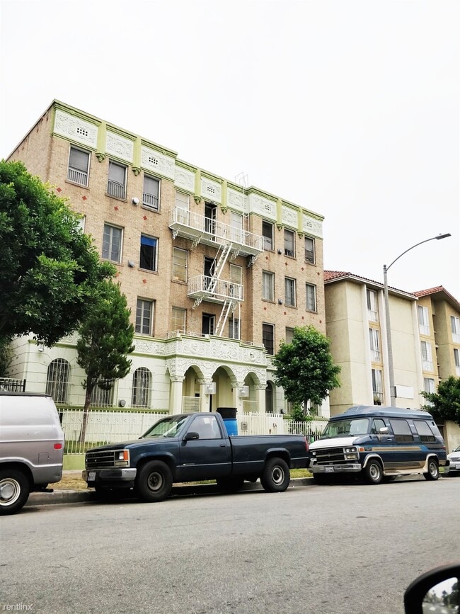 Building Photo - 2975 Leeward Ave