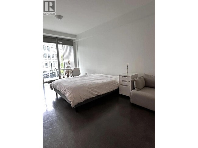 Photo du bâtiment - 256-256 E 2nd Ave