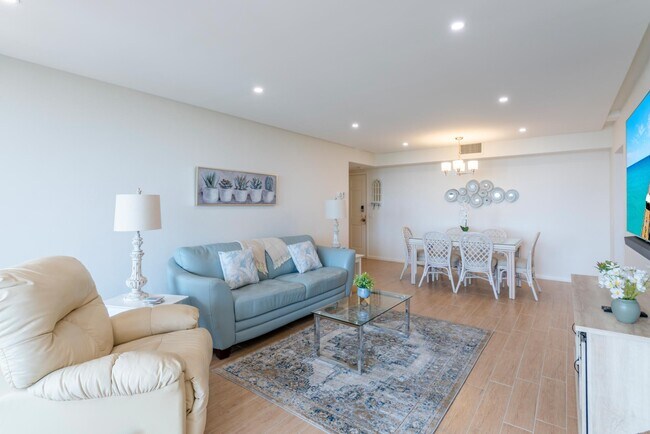 Foto del edificio - 225 S Beach Rd