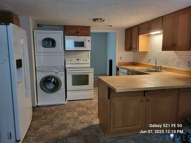 Building Photo - 1510 Americana Dr