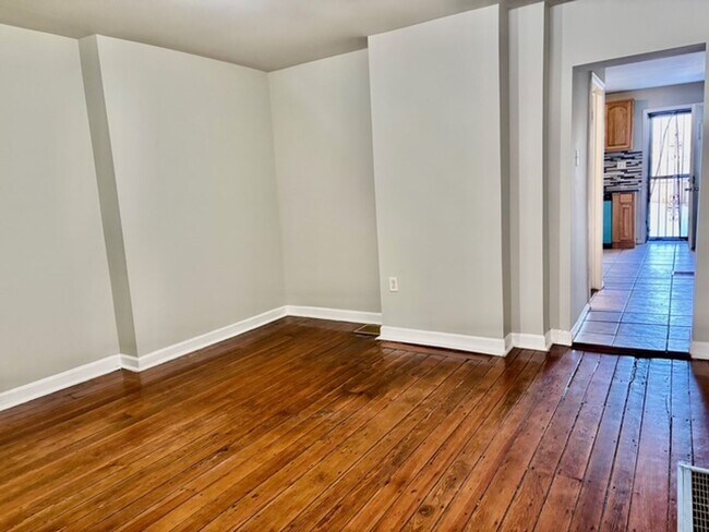 Foto del edificio - 2445 E Huntingdon St