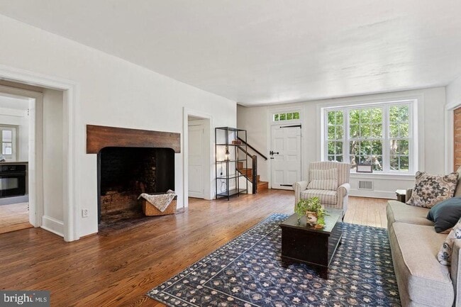 Foto del edificio - 547 Concord Rd