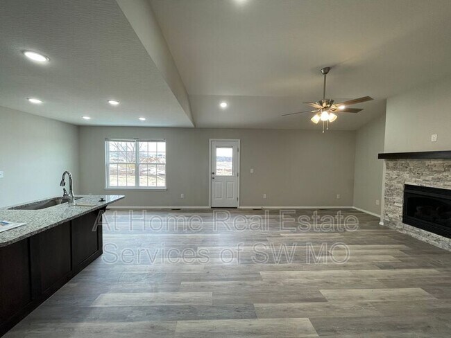Foto del edificio - 2100 N 21st St