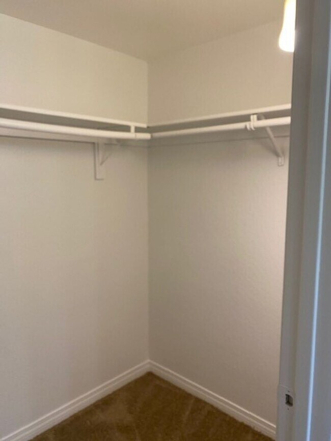 Building Photo - Ready to Move in and Call Home
